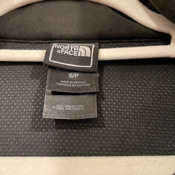 Women’s North Face Windstopper Jacket - Picture 3 of 4